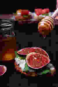 Figs and Honey Delicacy