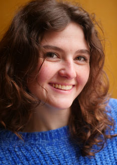 Marine Alix - Comédienne Agence A.J.E.