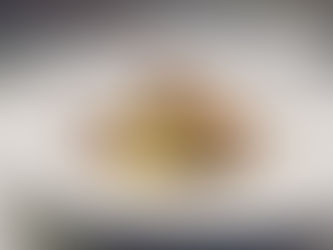 Fettuccine cotte in acqua aromatizzata con ciuffetti e scampi, granella di pistacchi e limone