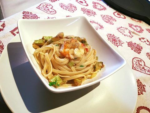 Bavette con zucchine e gamberoni: