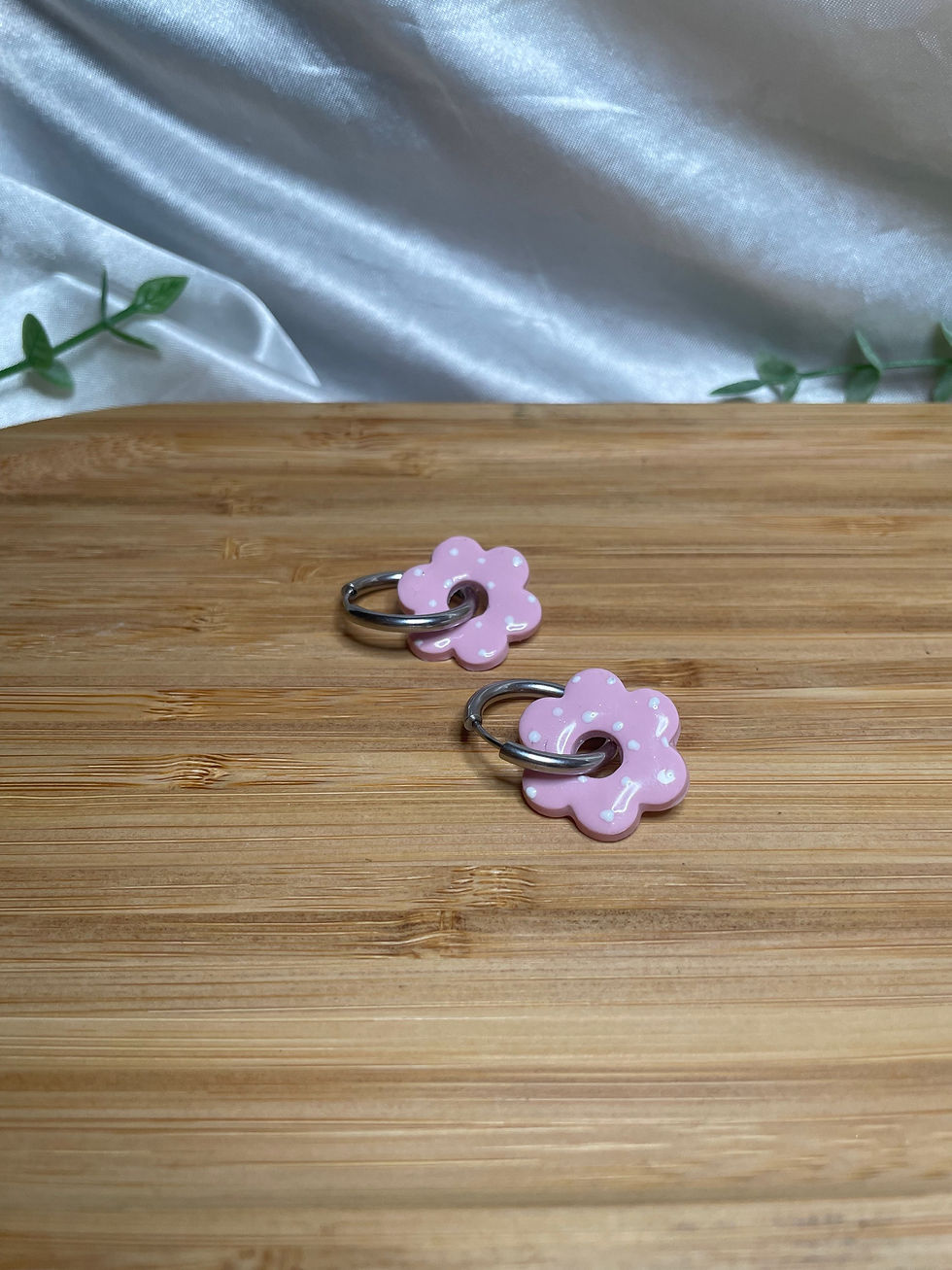 Miniature : Boucles d’oreilles « Iris », à pois.