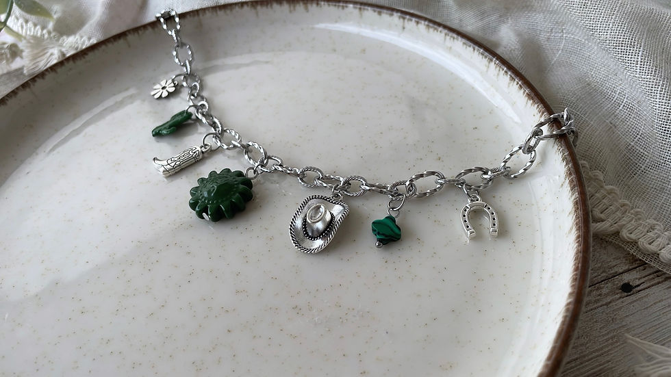 Miniature : Collier à breloques « Far-West »
