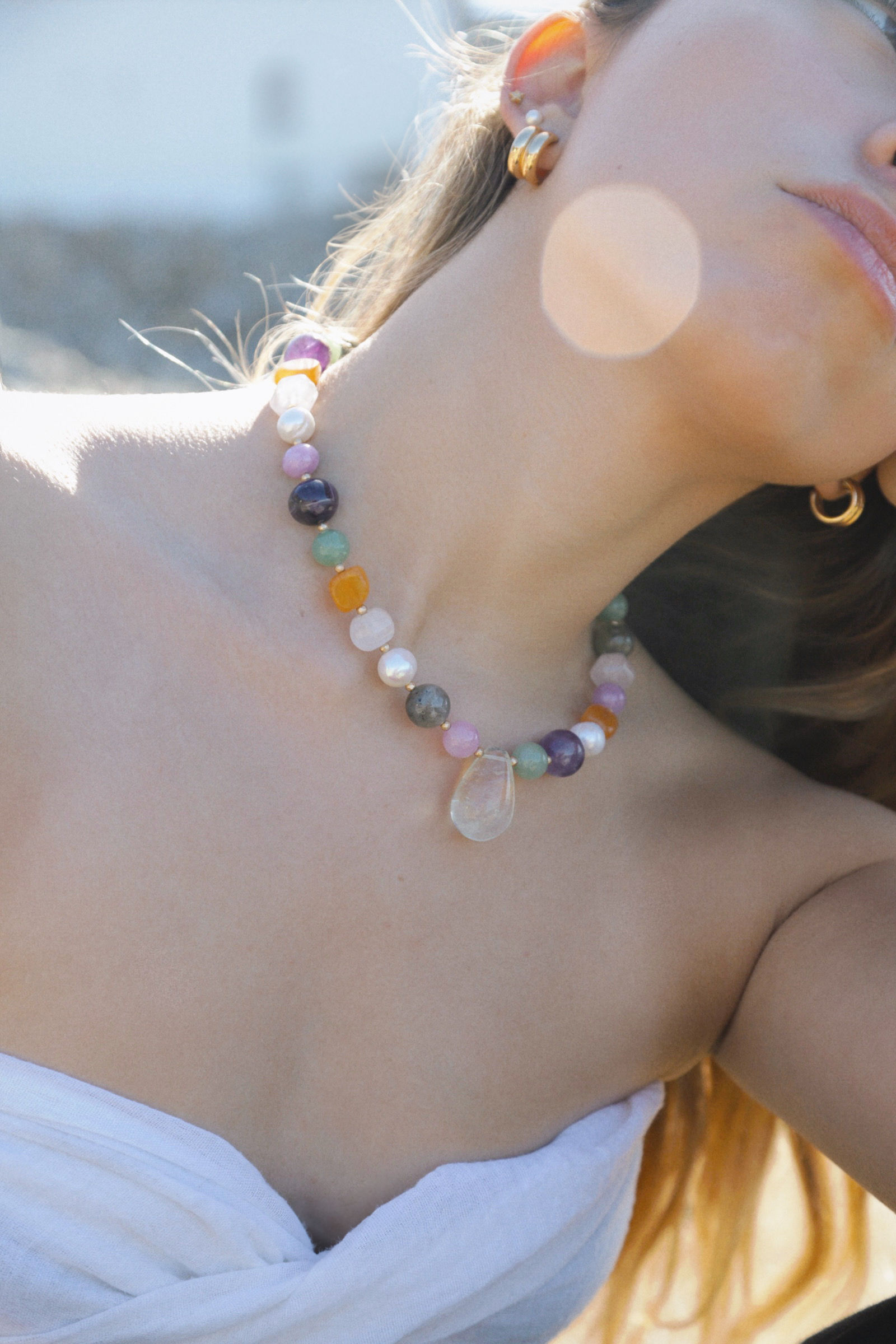 Collar piedras y perlas de río.