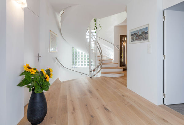 Parkett Käppeli GmbH, Bodenbeläge, Bodenleger, Parkett, Vinylboden, Korkboden, Teppich, Holzböden, Treppe