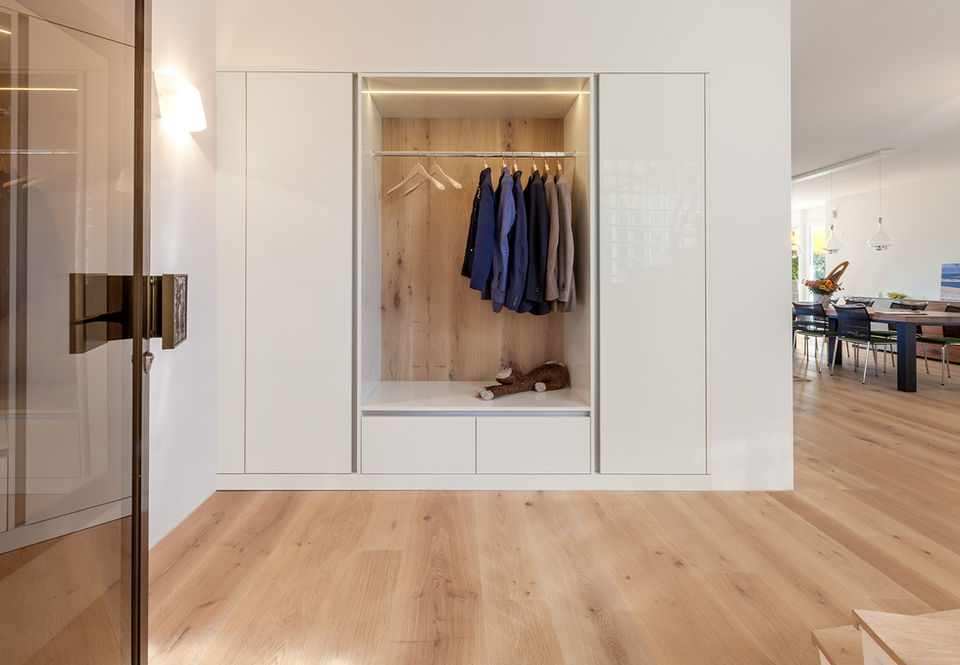 Garderobe Eingang | Schreinerei Käppeli AG, Küchenbau, Bad, Innnenausbau, Schreinerei, Ausstellung, Gesamtumbau