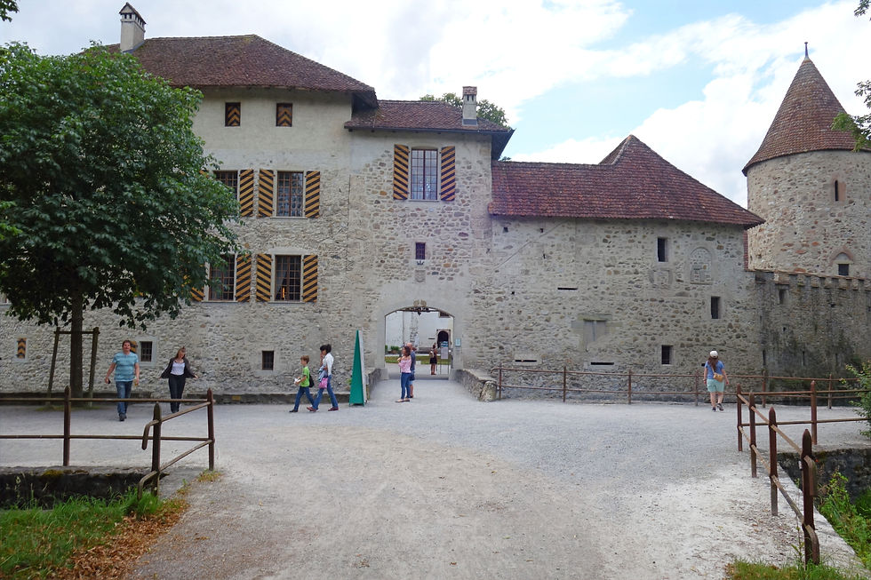 Château de Hallwyl face avant- Virée verte ©