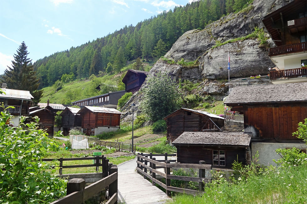 Raccards de part et d'autre de la Lonza - Virée verte ©