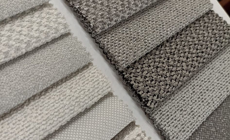 Tapicería Malibu Aquaclean® para interior y exterior. Resiste sol, cloro y agua salada, con fácil limpieza y protección higiénica Safe Front®.