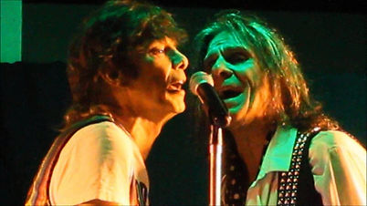 RollingStones-Photo of 2 singers- PRO-120519-a-1024x699.jpg