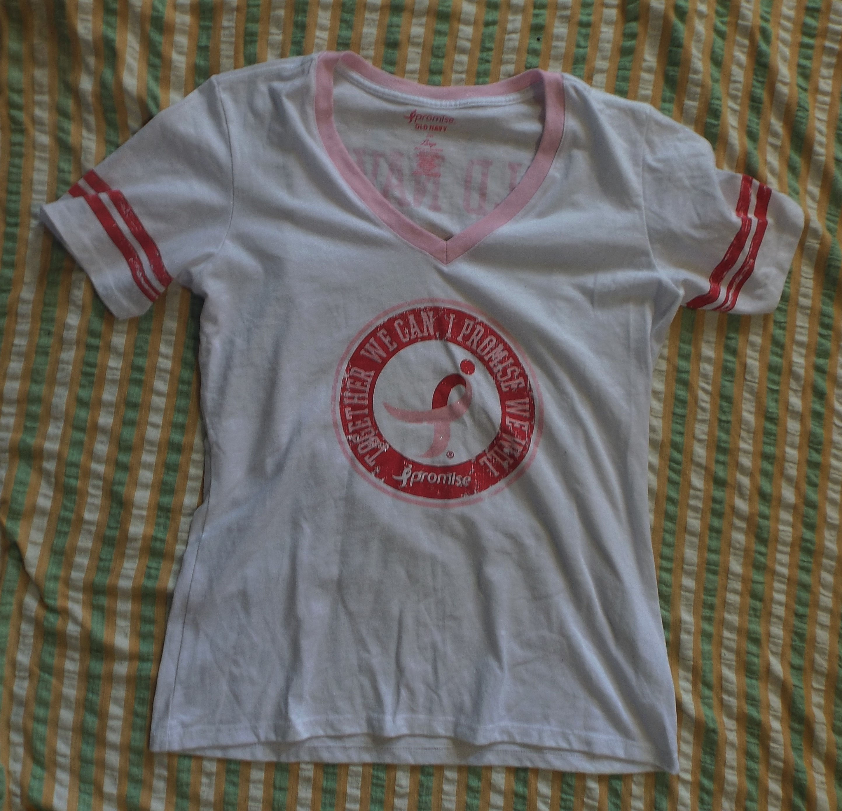 Playera Old Navy Promise