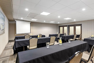 16081_BW_HolidayLodge_IA_Meeting_3.jpg