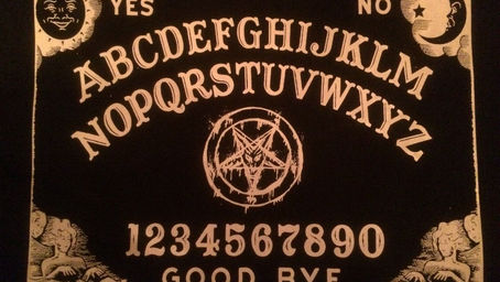 𝐋𝐀 𝐓𝐀𝐕𝐎𝐋𝐀 𝐎𝐔𝐈𝐉𝐈𝐀 𝐃𝐄𝐌𝐎𝐍𝐈𝐀𝐂𝐀