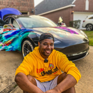 Carmic con itasha tesla.JPEG