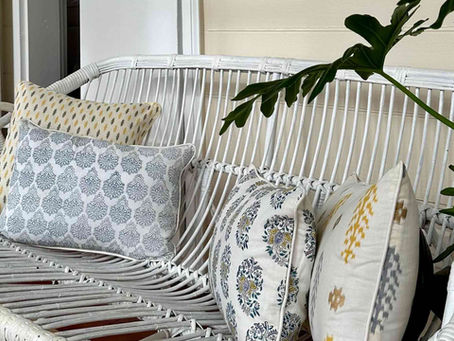 Comment associer les coussins à motifs?