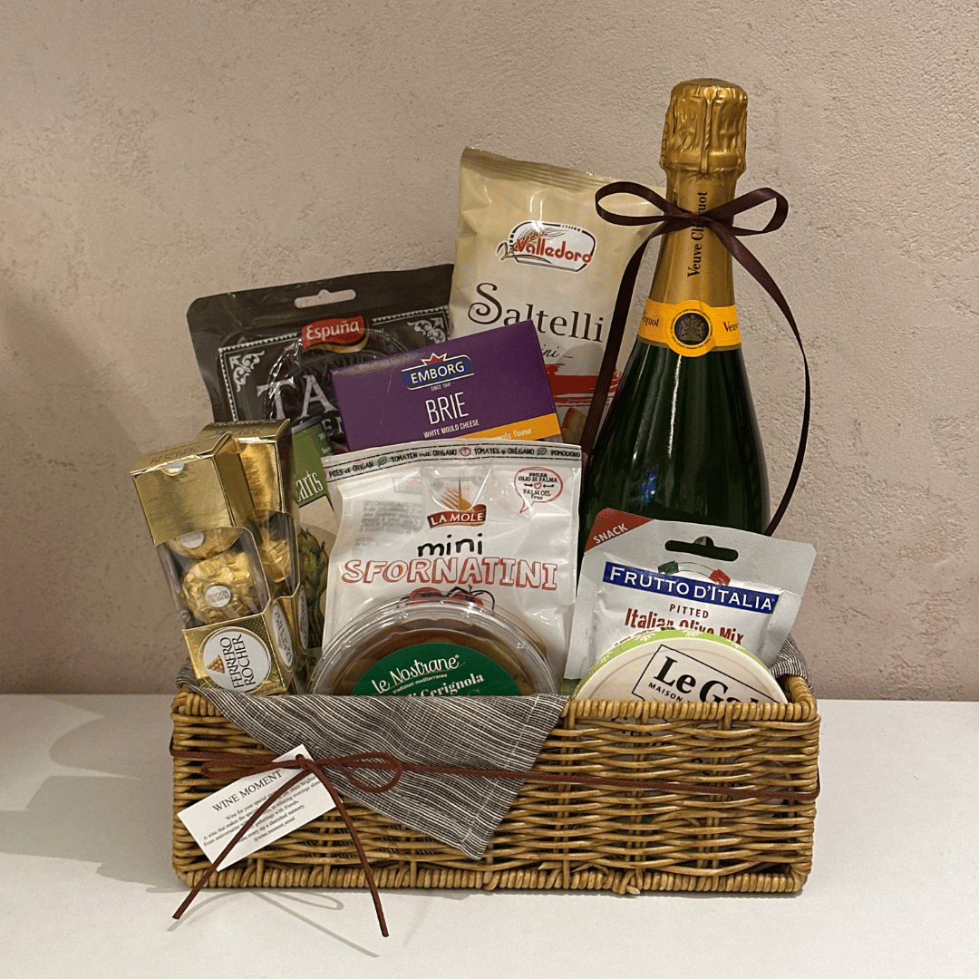 Veuve Clicquot Champagne & Snack Hamper