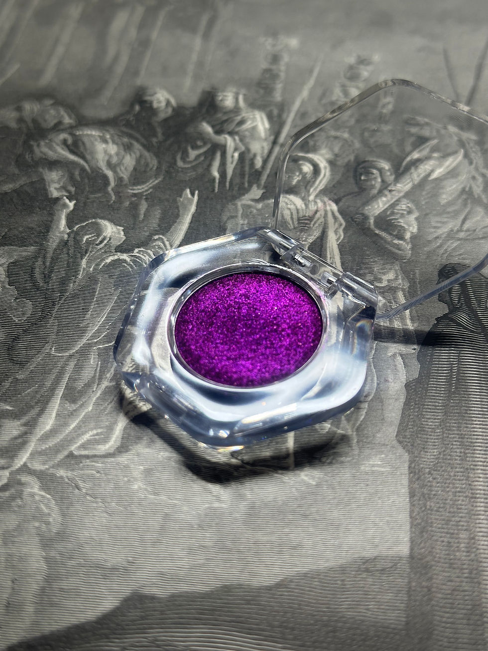 Thumbnail: Saint - Metallic Multi Chrome Pressed Pigment 