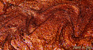 close up shot of shimmer lip gloss