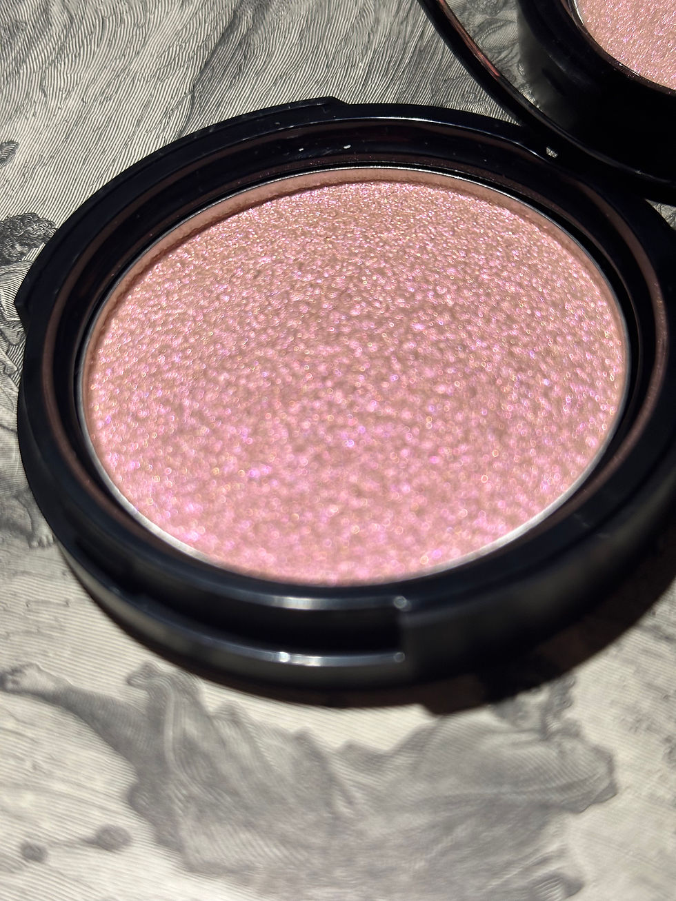 Thumbnail: Morningstar Glow - Red Highlighter Pressed Pigment 