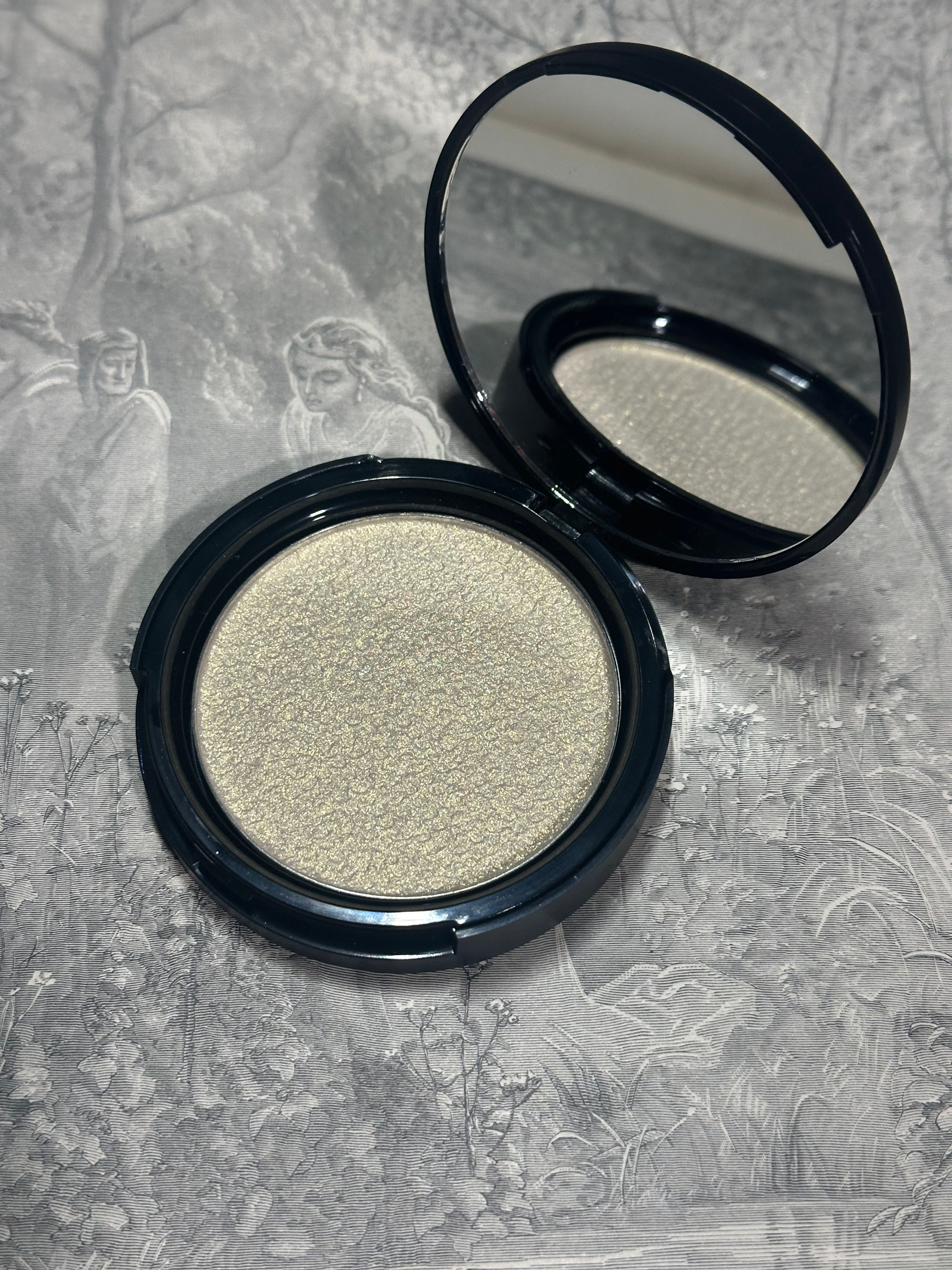 Deadlights - Gold Highlighter Pressed Pigment 