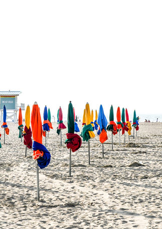 Photographie de paysage issue de la série Horizons par Jérémy Richard Studio.Regard d’auteur garanti 0% IA. Deauville plage