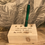 Miniature : porte crayon en bois recyclé et gravé