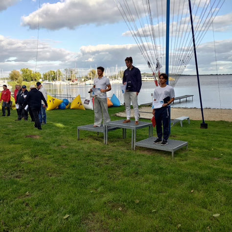 Jenda 1. místo v juniorech na ILCA 7, Šárka 3. mezi ženami v Evropách! 🏅 Burčáková regata se vydařila na jedničku!