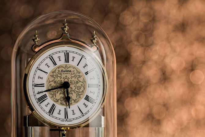 UNDERSTANDING ANTIQUES