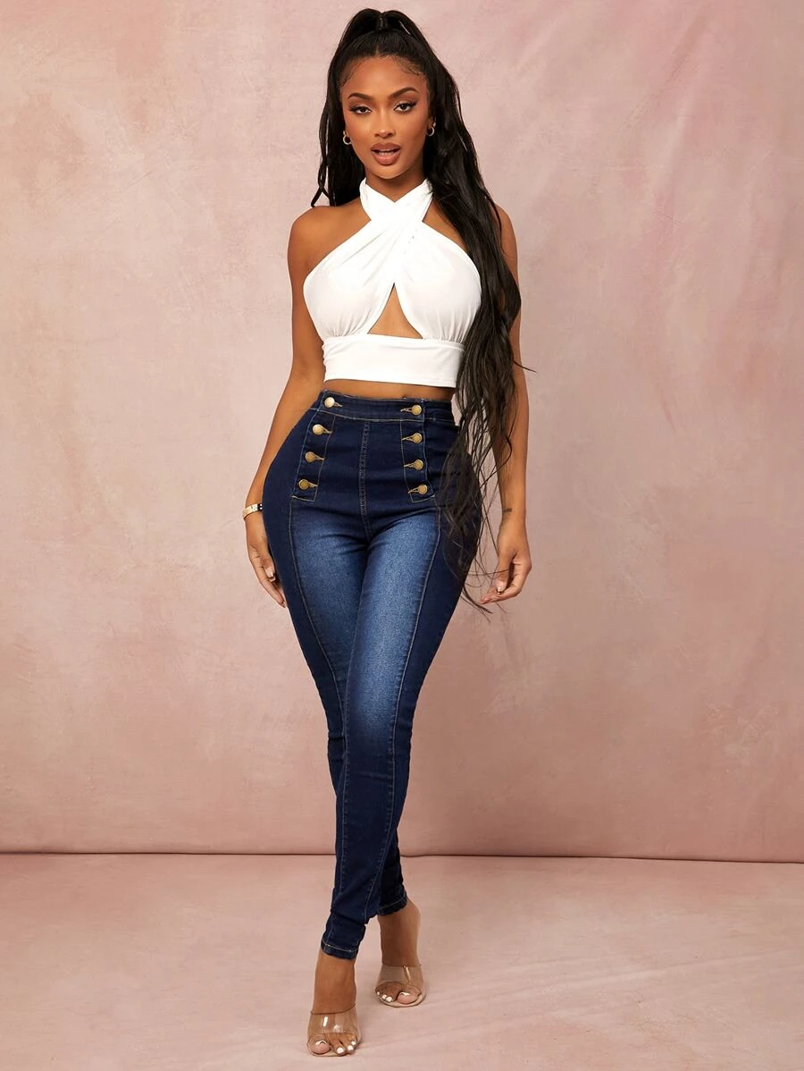 Jeans ajustados con botones