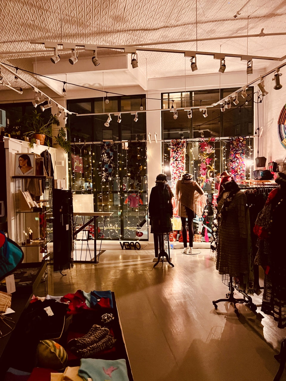 Dahlia Gallery at night
