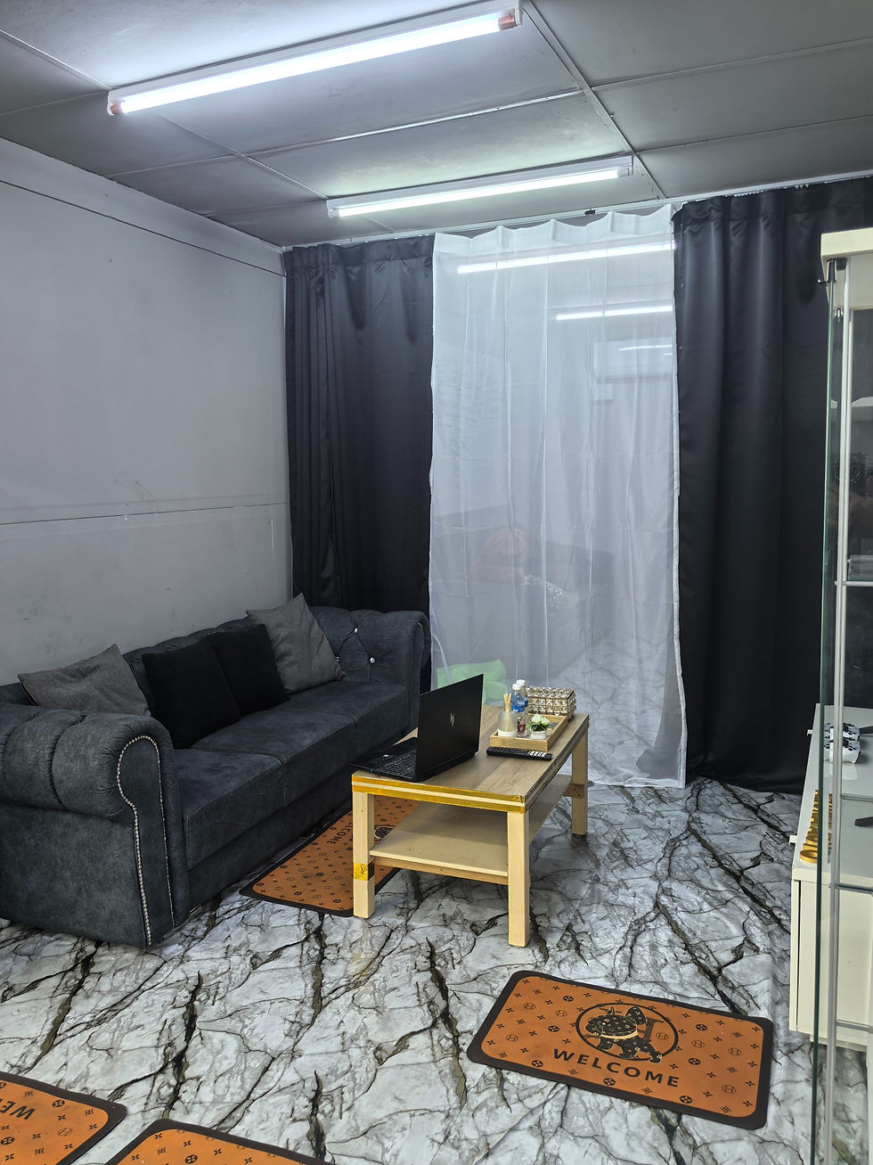 Azura Auto waiting lounge