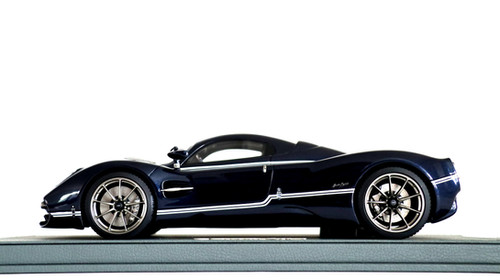 新発売 BBR モデル 1/18 パガーニ Utopia ミニカー 限定品 中古