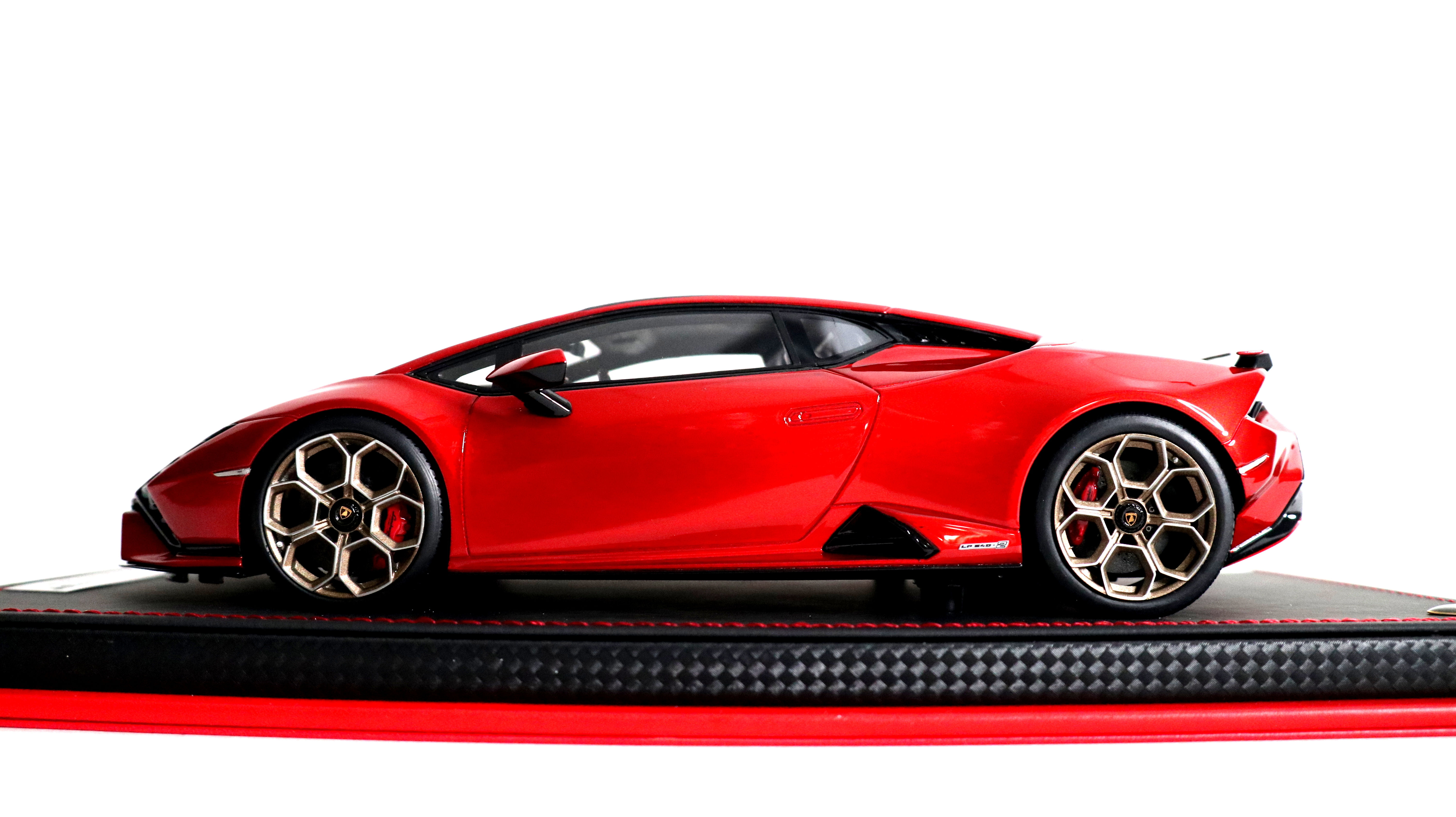 2022 LAMBORGHINI HURACAN TECNICA 1:18 by MR Collection Models