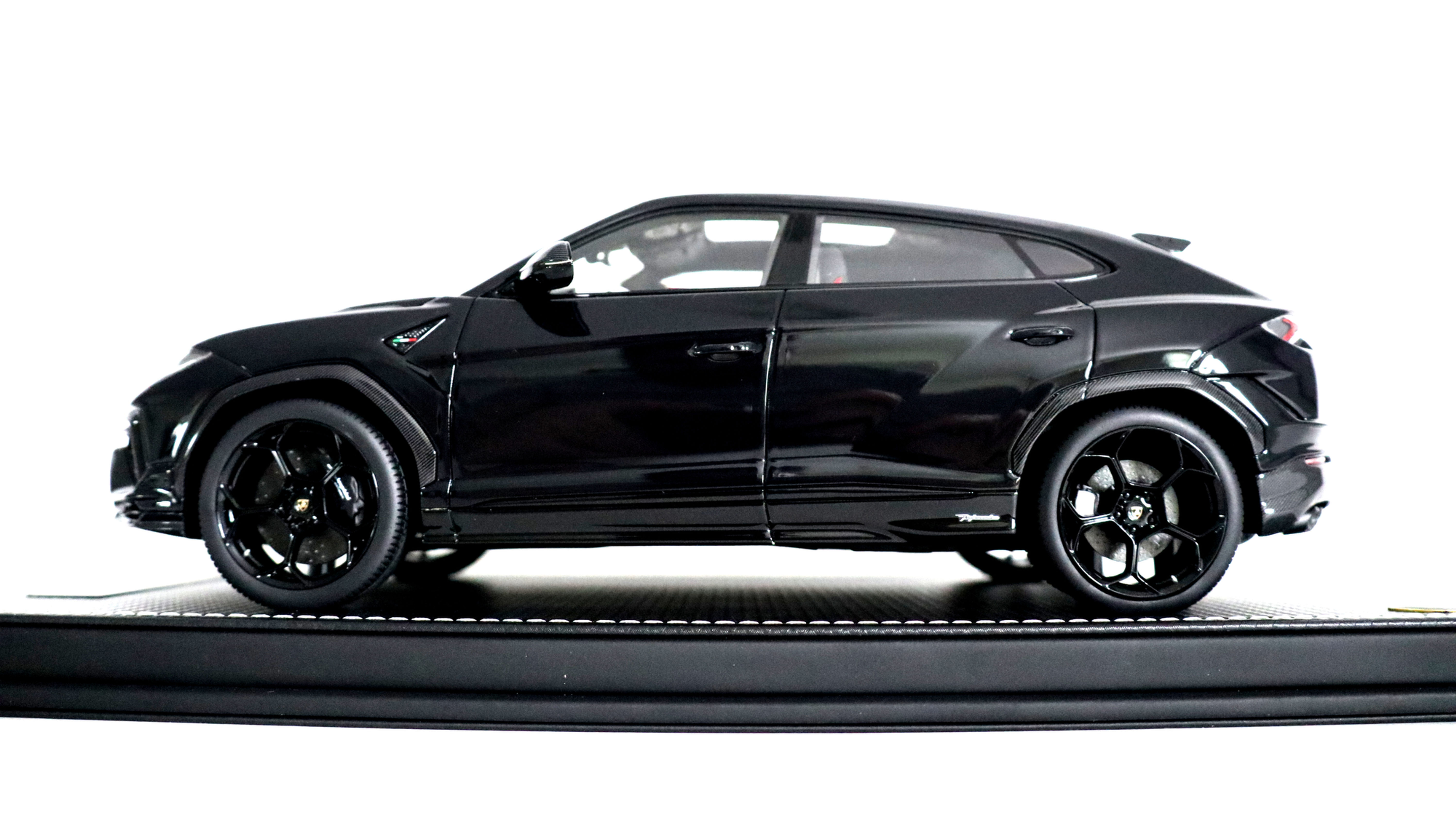 2023 LAMBORGHINI URUS PERFORMANTE