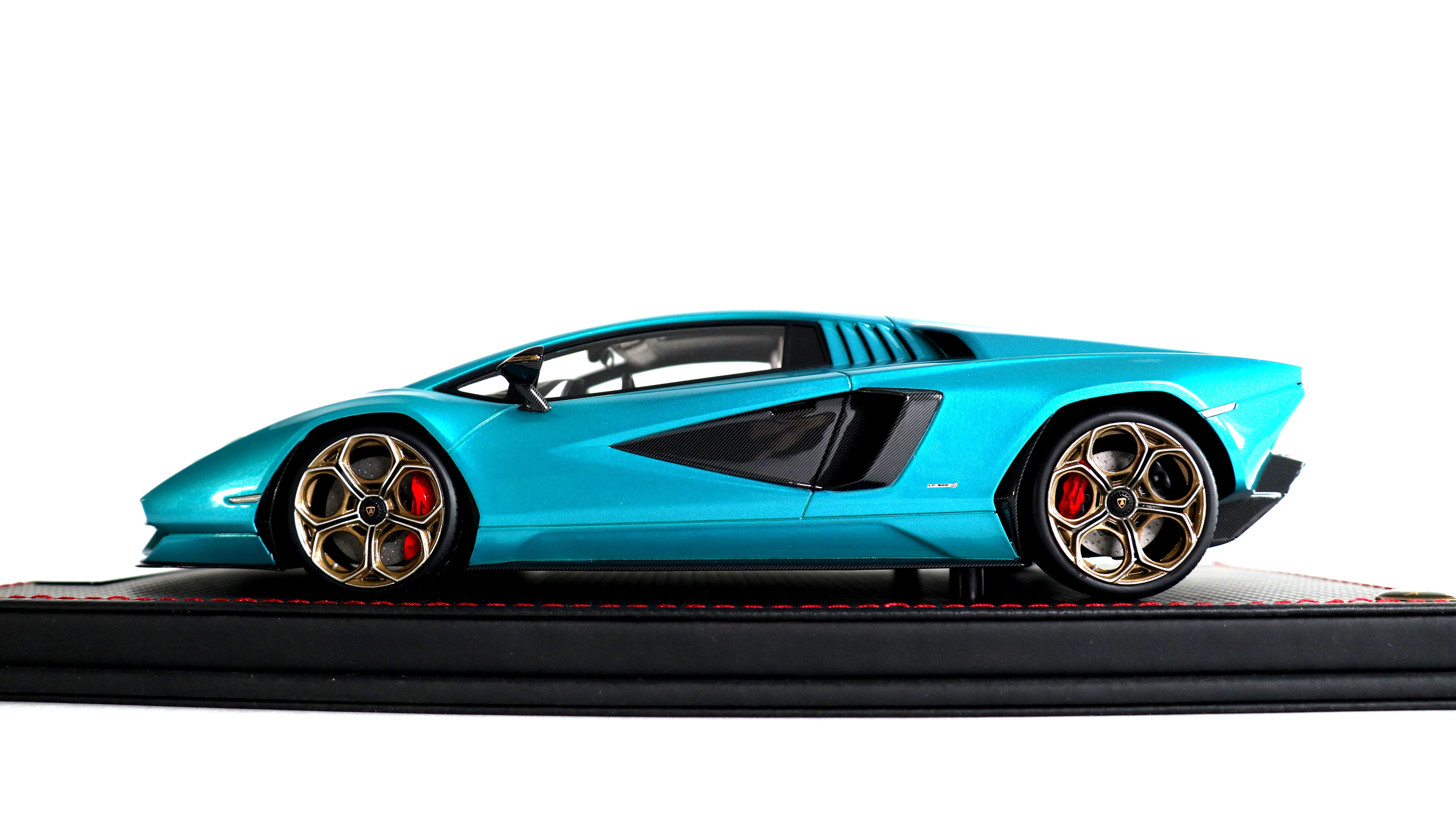 2022 LAMBORGHINI COUNTACH LPI 800-4 1:18 MR Collection Models