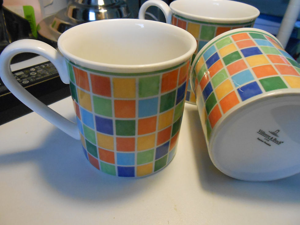 Thumbnail: Three Twist Alea Limone Pattern Villeroy and Bock Premium Porcelin Coffee Mugs