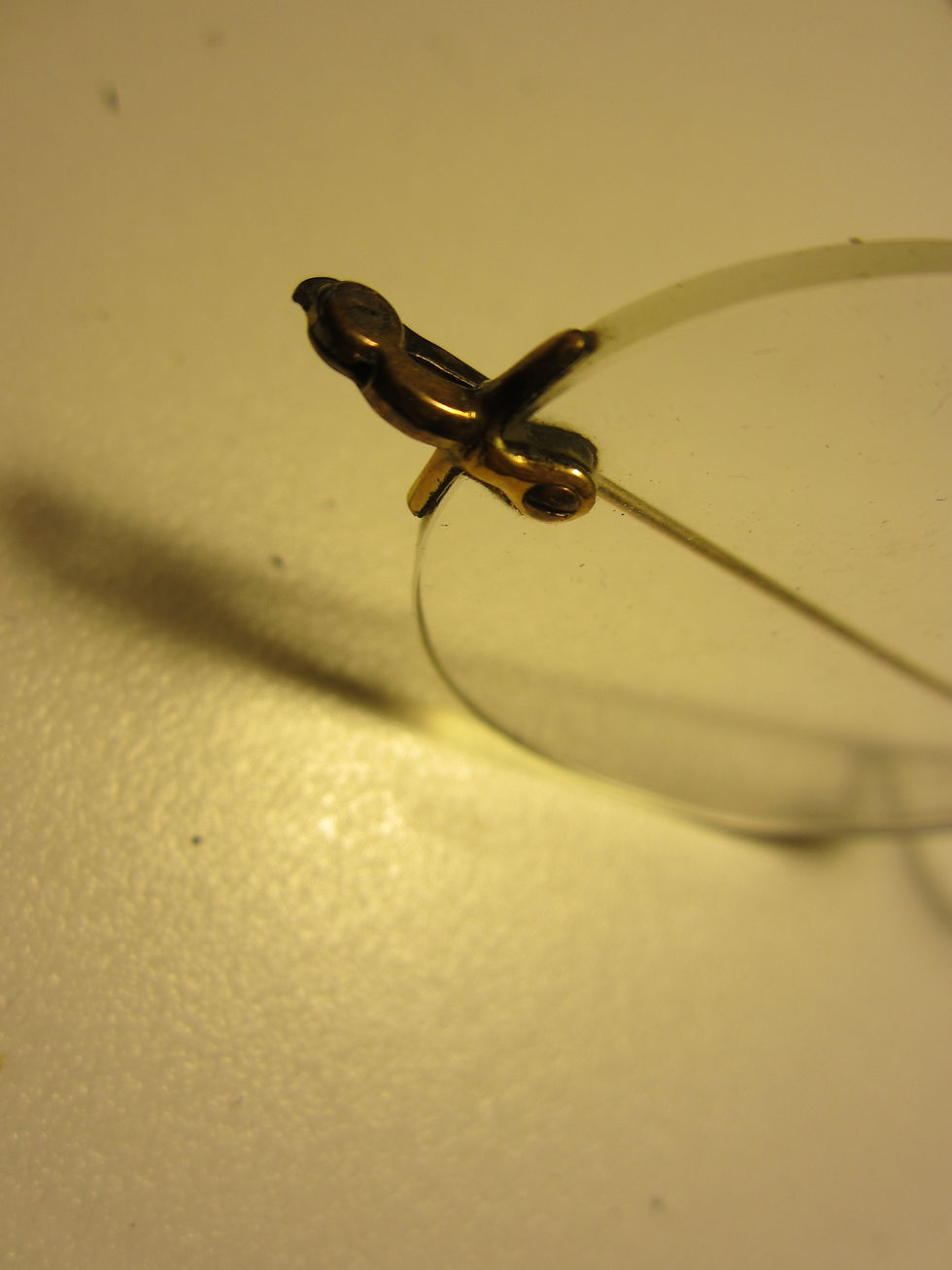 Thumbnail: Grand Antique Rimless Eyeware Gold Nose Bridge