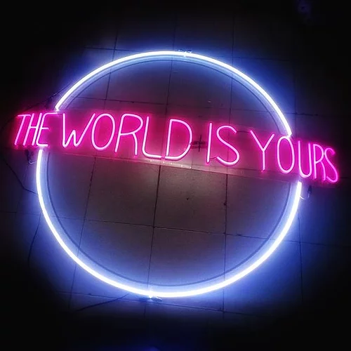 Miniatura: THE WORLD IS YOURS