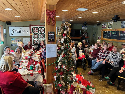 strawberry-patchers-club-quilt-holiday-party-2023-b.jpg