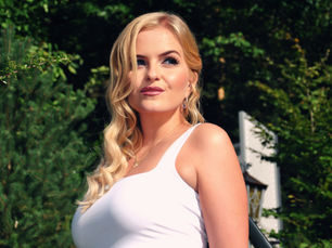 ALESSA XO Captures the Gravity of Love in ‘Jupiter’