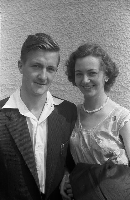 Lochwinnoch Old Age Pensioners Trip to Dunfermline 1956