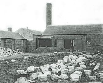 Lochwinnoch was once a centre for the manufacture of curling stones