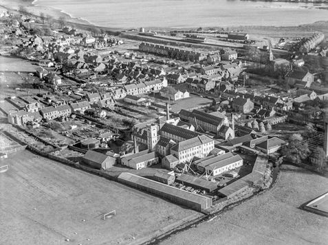 Aerial photograph of Lochwinnoch taken in 1938