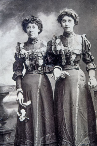 The Gemmel sisters of Lochwinnoch