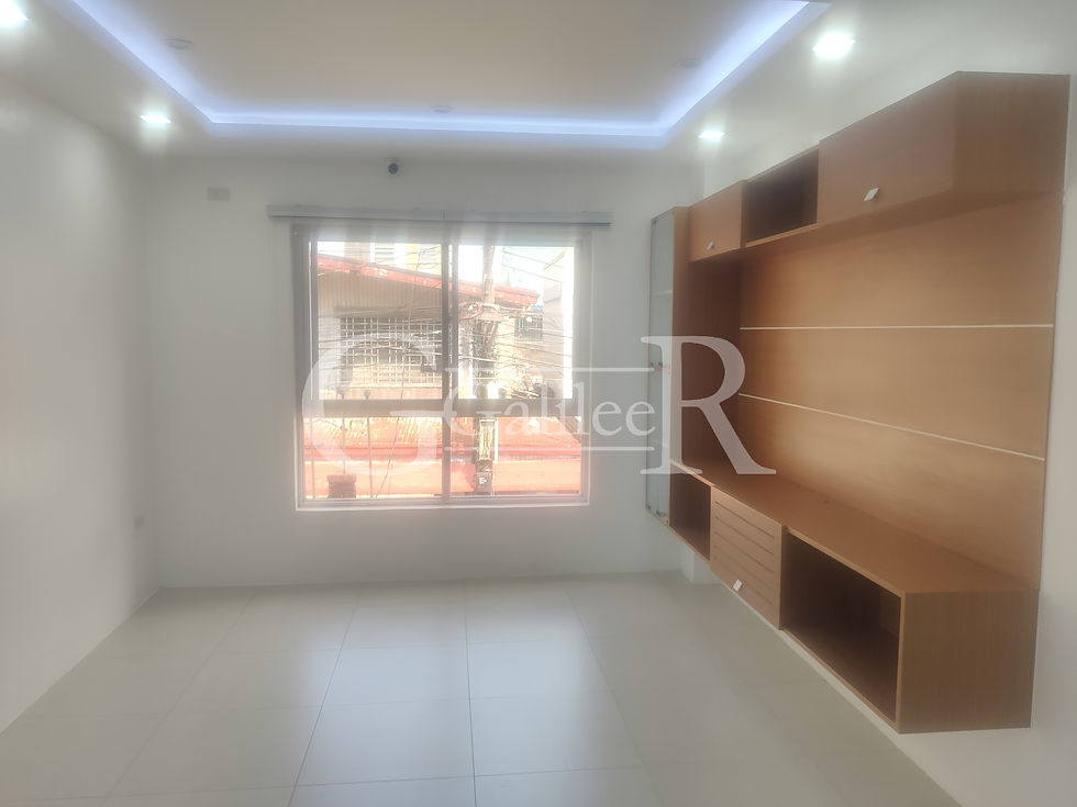 縮圖：GR378 Brand New 2-Car Townhouse for Sale in Roosevelt Ave.