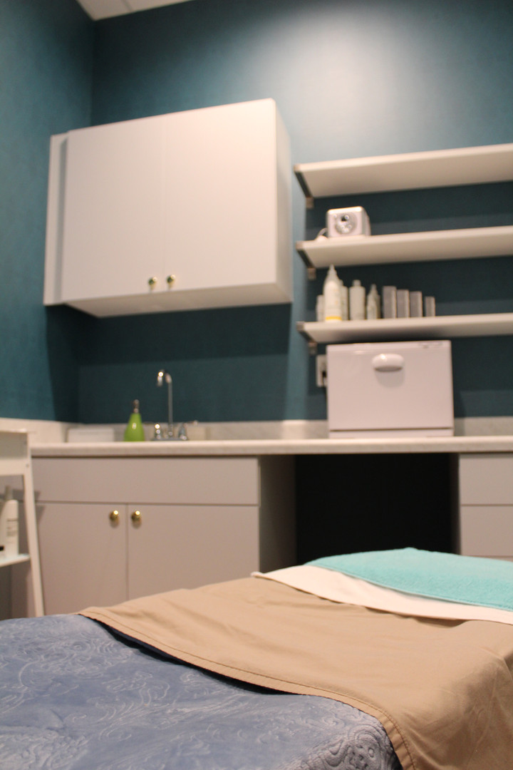 Nail Salon | The Velvet Nail Lounge | Troy Michigan