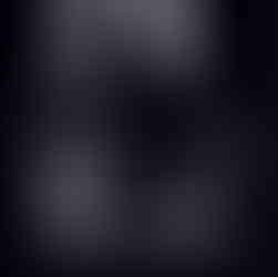 Boudoir focení Brno – jemný akt ženy na stoličce v ateliéru