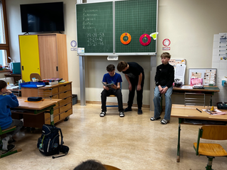 Vorlesestunde der NMS