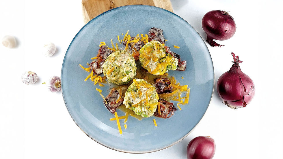 maistro-spinatknödel-mit-cheddar-speck