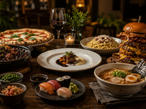 Uma mesa longa com diferentes pratos icônicos representando "personalidades humanas". De um lado, uma feijoada exuberante e colorida ocupando espaço como uma pessoa extrovertida. Ao centro, um prato francês elegante e minimalista representando sofisticação. Mais ao fundo, um ramen japonês sereno e organizado, enquanto um hambúrguer exageradamente recheado aparece quase caótico. A composição deve parecer uma reunião de personagens, como se cada prato estivesse ocupando um papel social diferente.