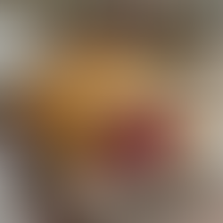 Beef Wellington com massa folhada dourada.